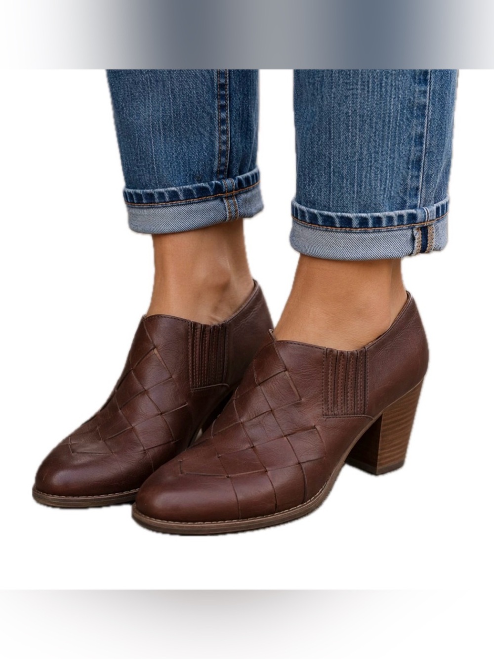 Zodiac Leather Ankle Boot.‎ Size 8.5